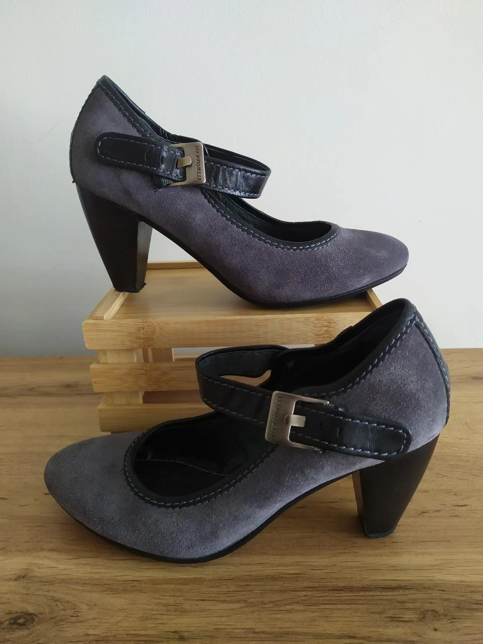 Elegant Martinelli Sapatos de Salto em Camurça Cinza Pele Tamanho 36 Pulseira – photo 2